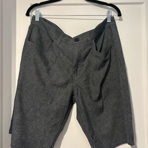 Travis Mathew Charcoal Gray Men’s Shorts Size 34